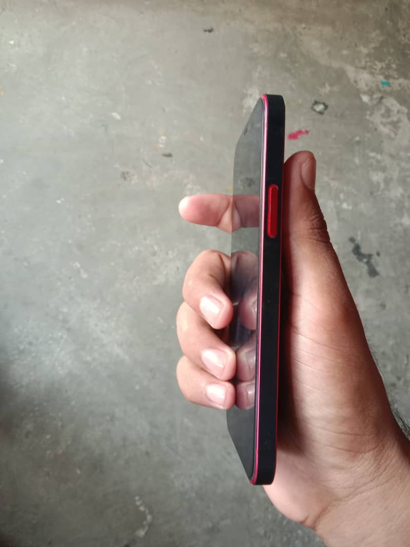 Apple iPhone 12 4