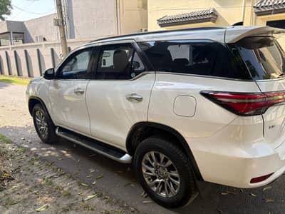 Toyota Fortuner 2021