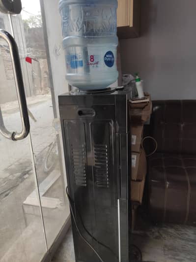 Water Dispenser for sale- Good condition