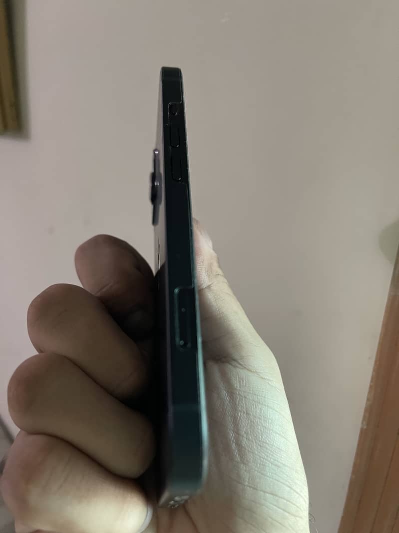 Apple iPhone 13 1