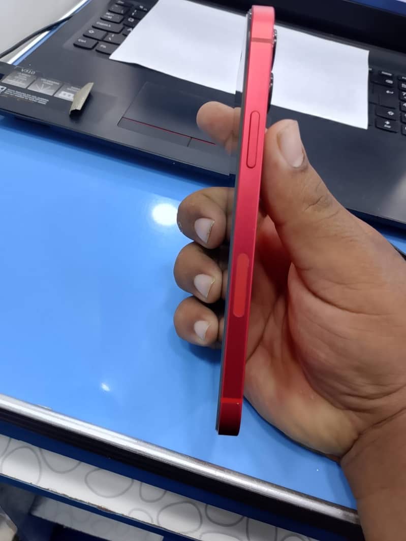 Apple iPhone 12 4