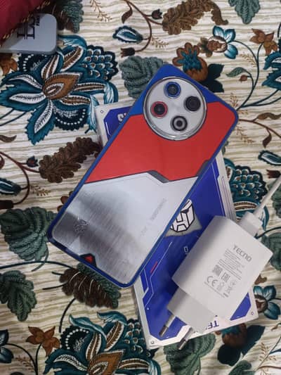 Tecno spark 30 pro.  10/10 new . full box never open fault. 8+8 128gb.