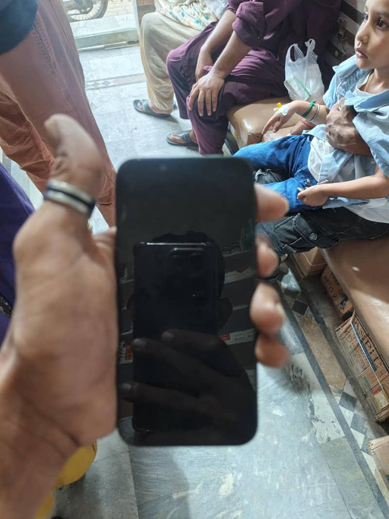 Apple iPhone 13 mini 0