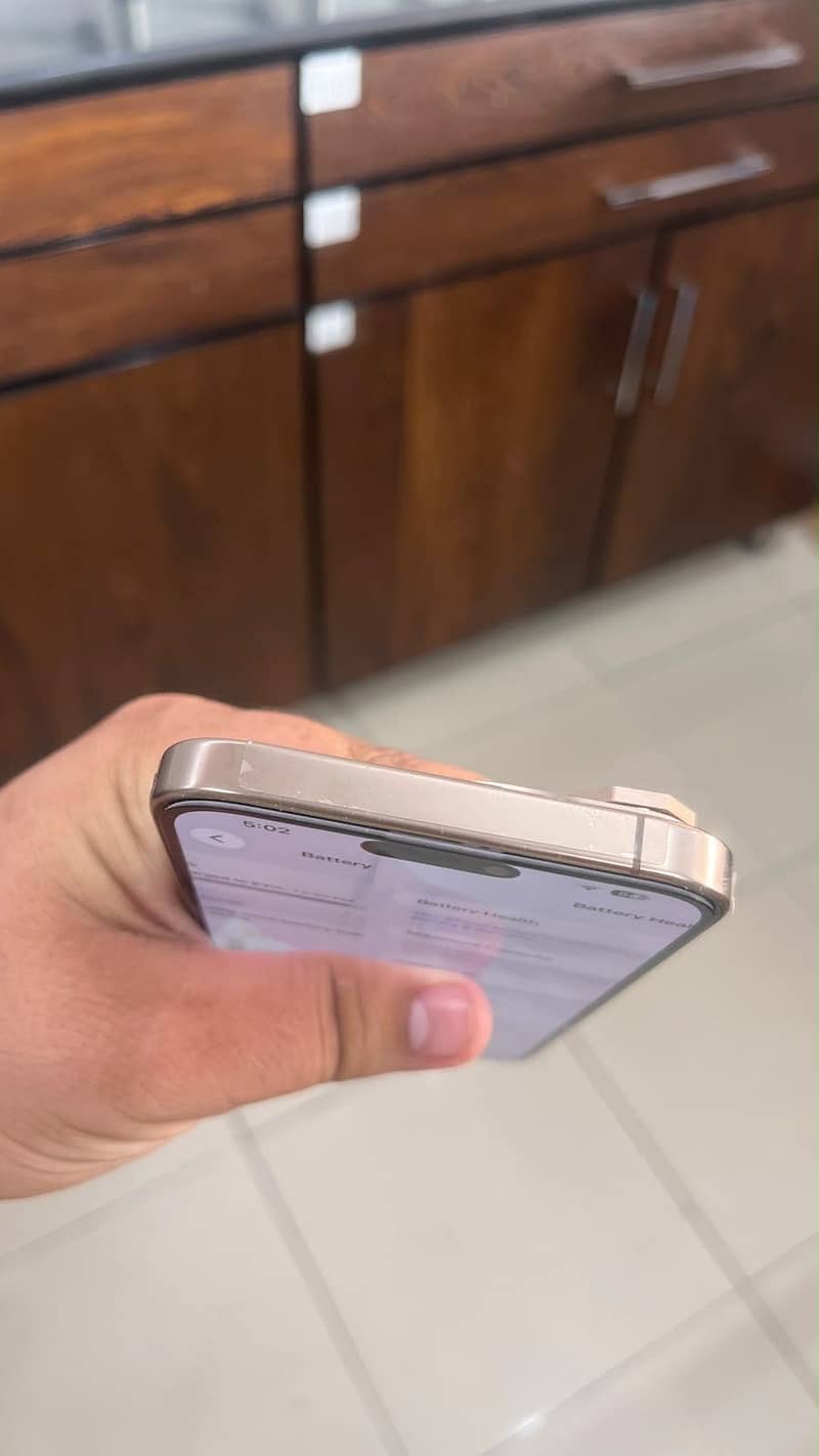 Apple iPhone 16 Pro Max 6