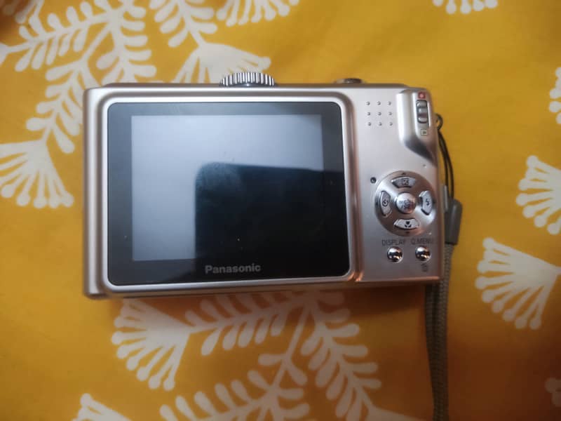 Camcoder and digital camara 7