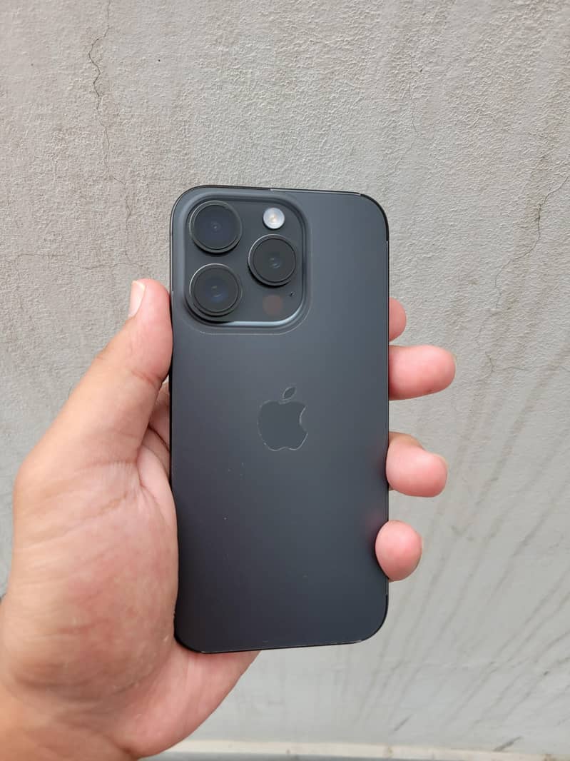 Apple iPhone 15 Pro 0