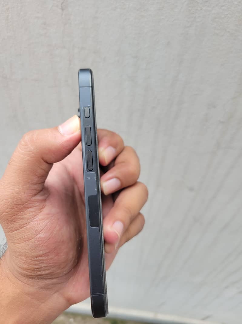 Apple iPhone 15 Pro 2