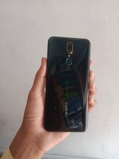 OPPO F11 8+256 all ok orginl mobile ha id card copy sath mily gi