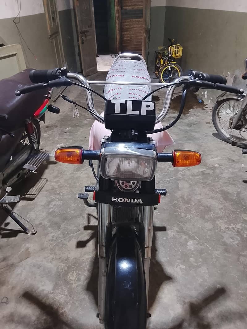 CD 70 2015 0