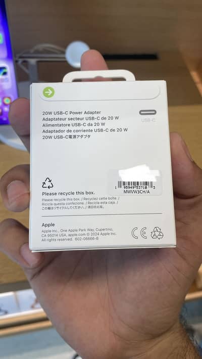 Iphone orginal apple store charger brand new