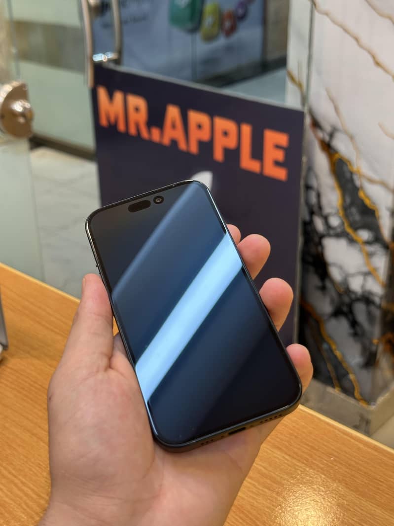 Apple iPhone 15 4