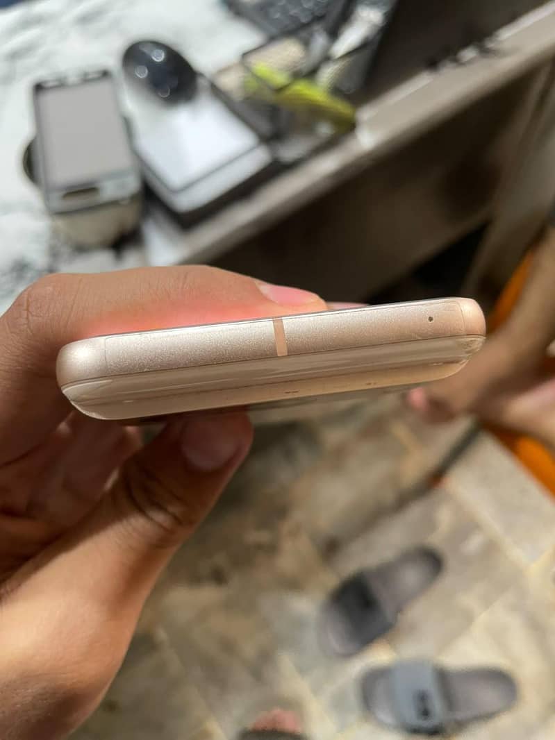 Google Pixel 8 7