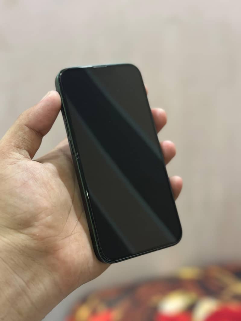 Apple iPhone 13 2