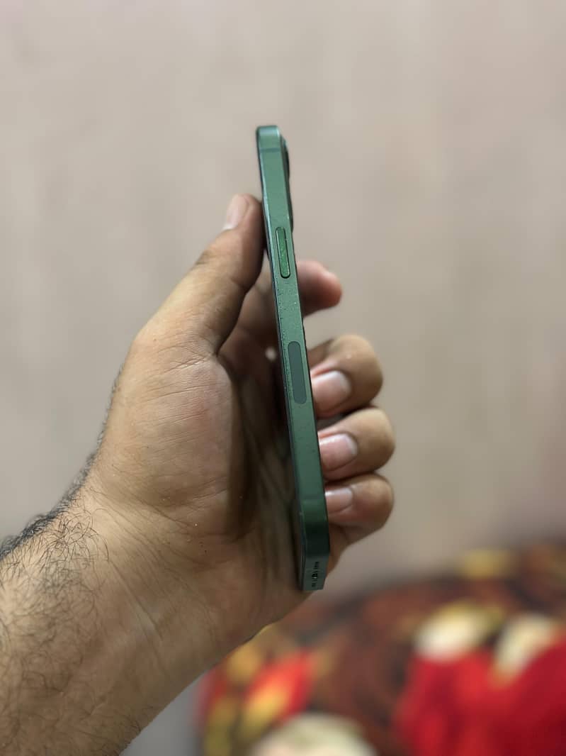 Apple iPhone 13 3