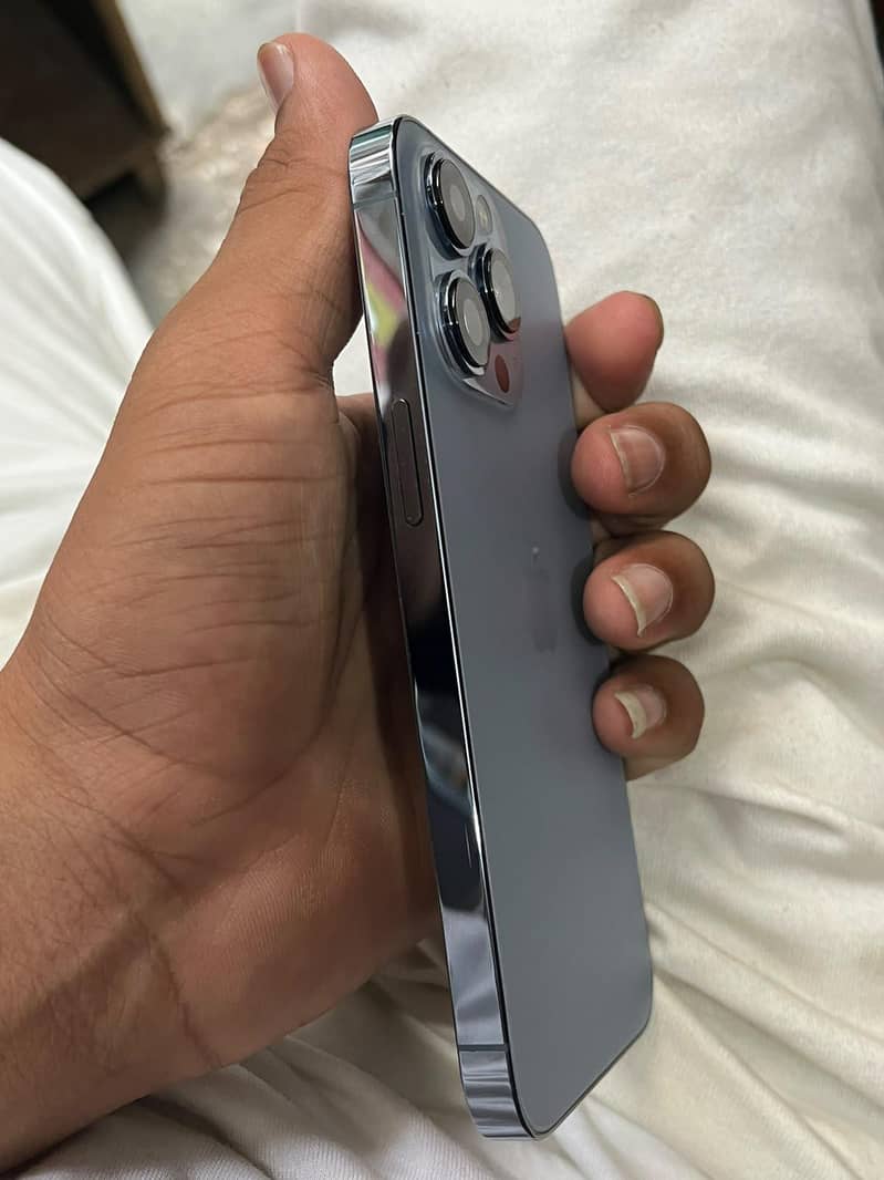 Apple iPhone 13 Pro 1
