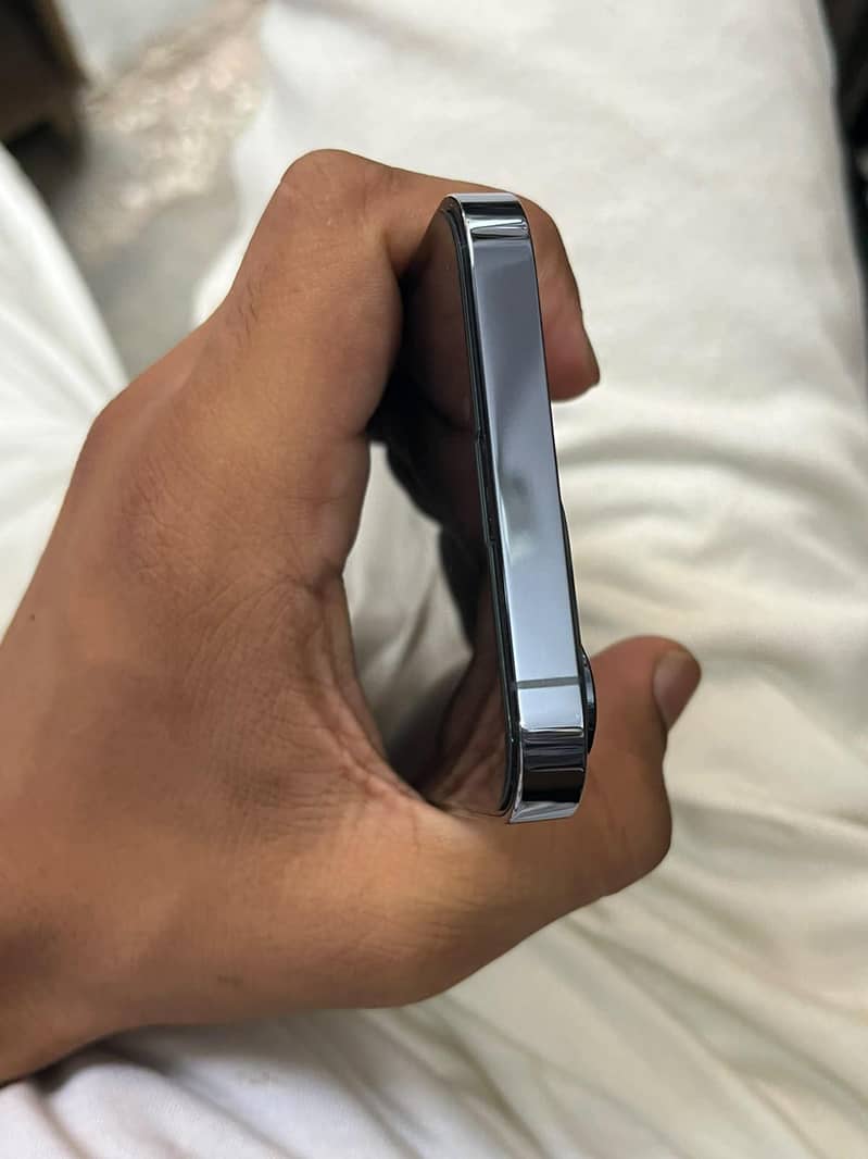 Apple iPhone 13 Pro 3