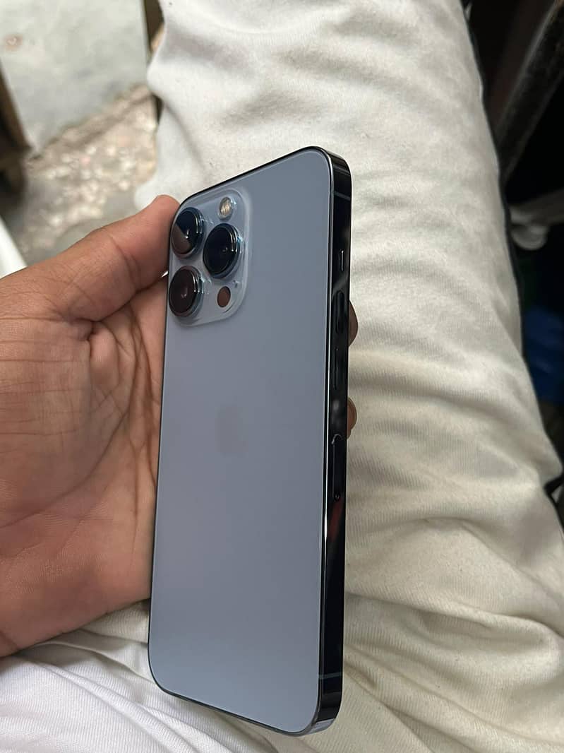 Apple iPhone 13 Pro 4