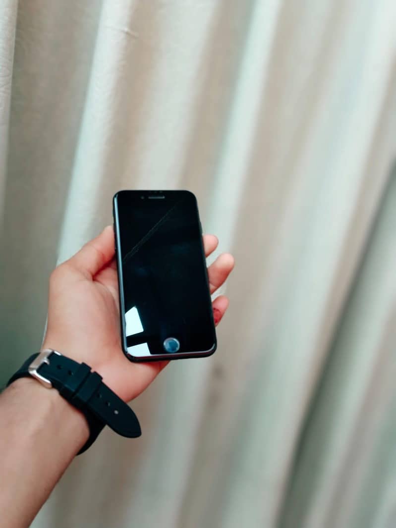 Apple iPhone 7 1