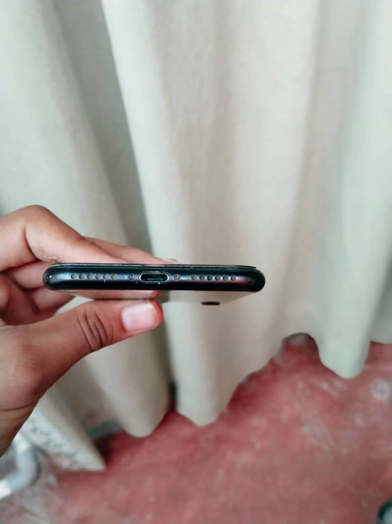 Apple iPhone 7 2