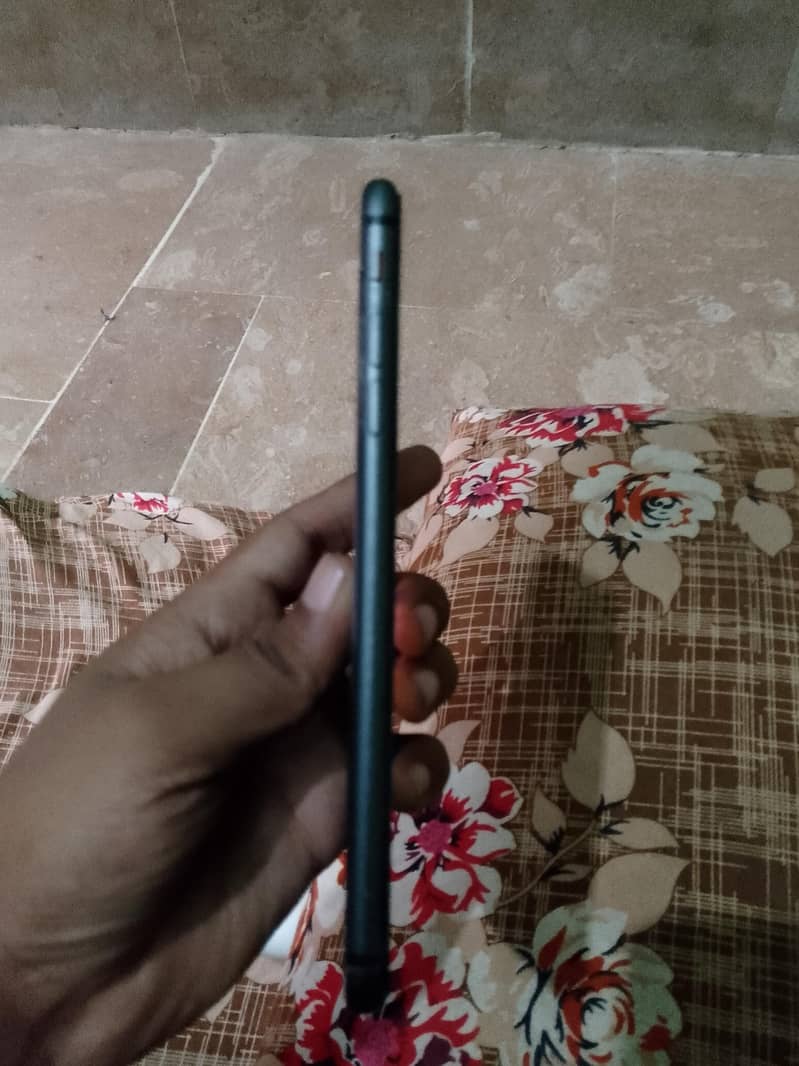 Apple iPhone 8 Plus 1