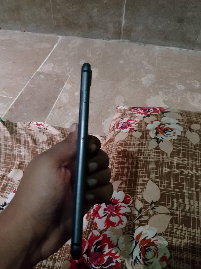Apple iPhone 8 Plus 2