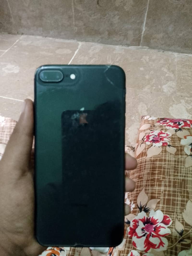 Apple iPhone 8 Plus 4