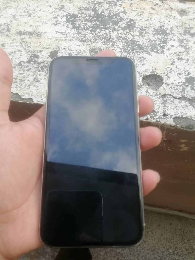 Apple iPhone X 4