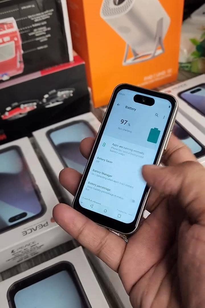 Apple iPhone 17 mini 4