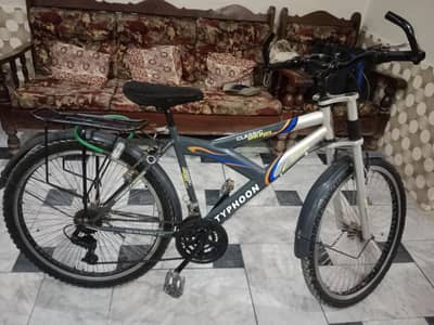 TYPHOON MOUNTAIN BIKE 
