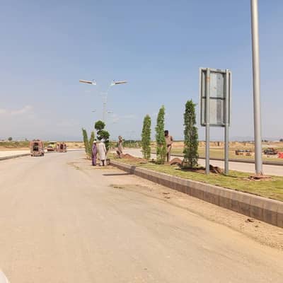 ME 2 Old Booking Top Locational Plot Available For Sale Near Botanical Gardan