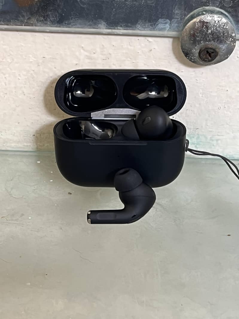 Black Base Bluetooth 1