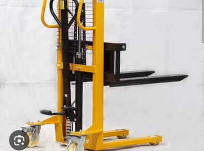 Lifter pallet jack 2'. 6" * 2'. 6" (5feet height)