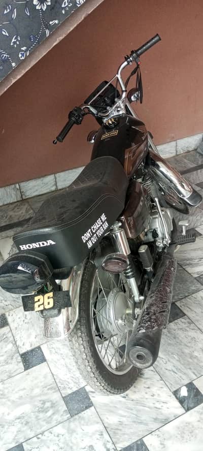 26 model Black Gold
