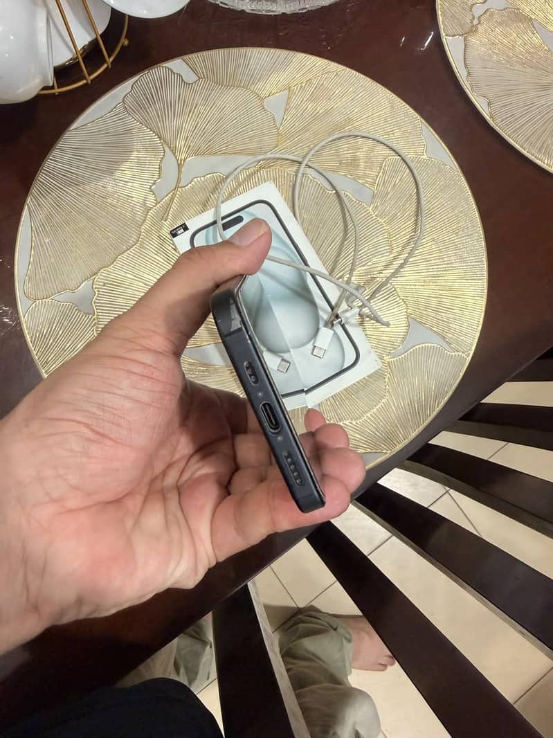 Apple iPhone 15 3