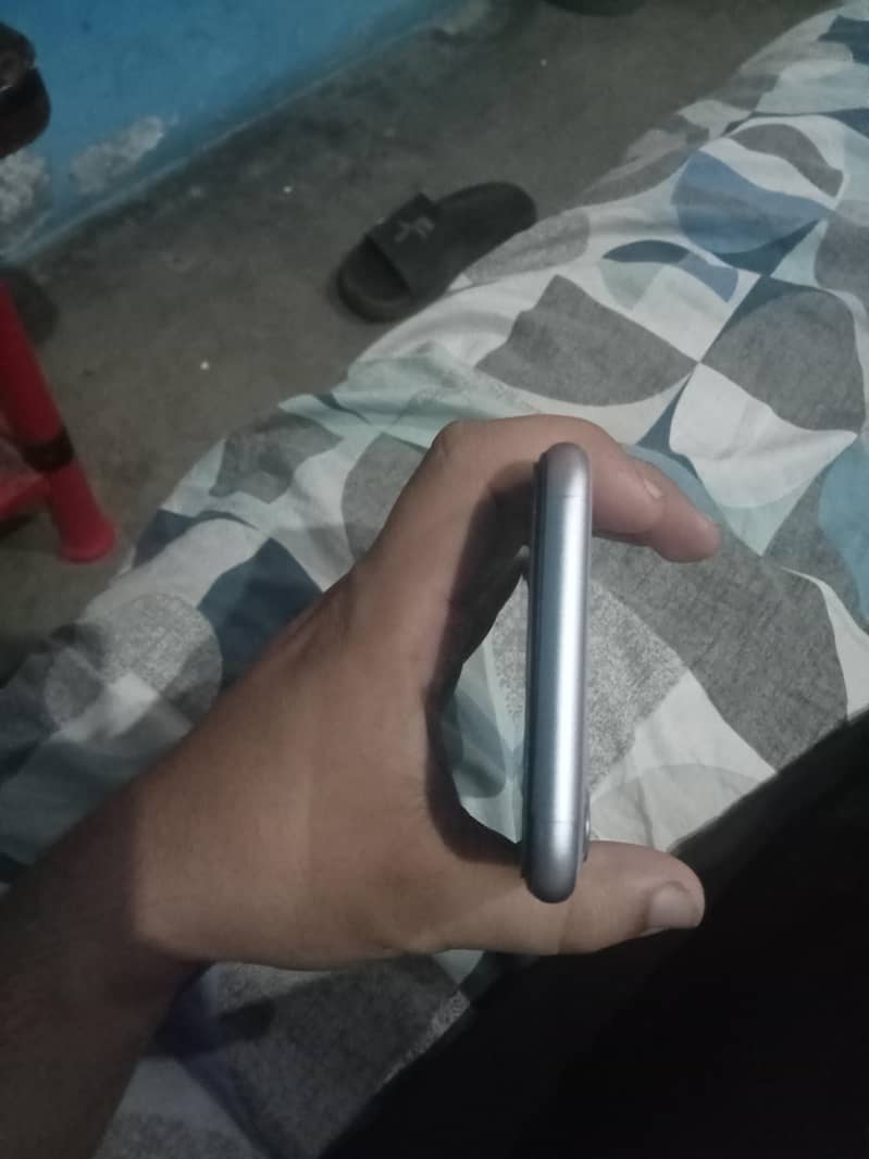 Apple iPhone 11 2