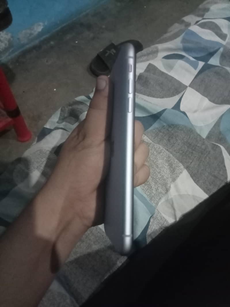 Apple iPhone 11 5