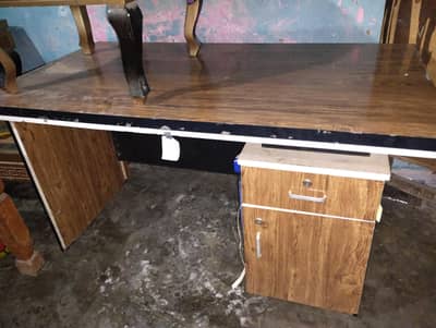 Executive table and office chairs 03157792279