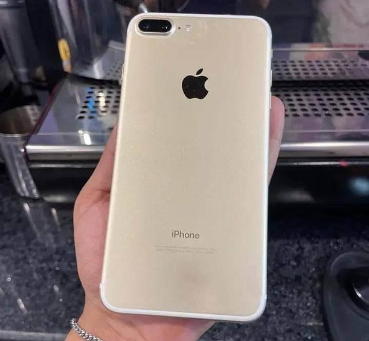 Apple iPhone 7 Plus 1