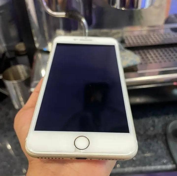 Apple iPhone 7 Plus 2