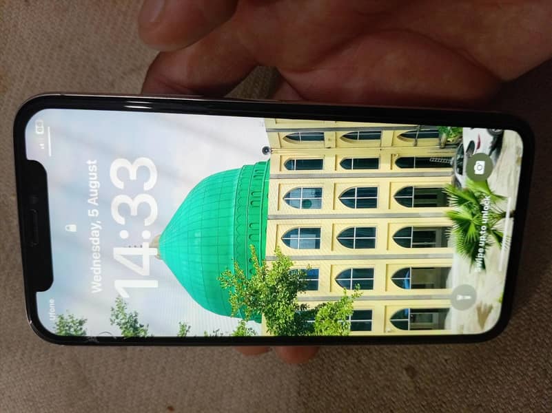 Apple iPhone X 4
