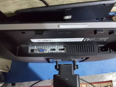 hp 24 inch lcd 4k spoted with HDMI