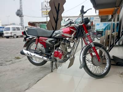 Crown 125, model 2020, in good condition for sale.