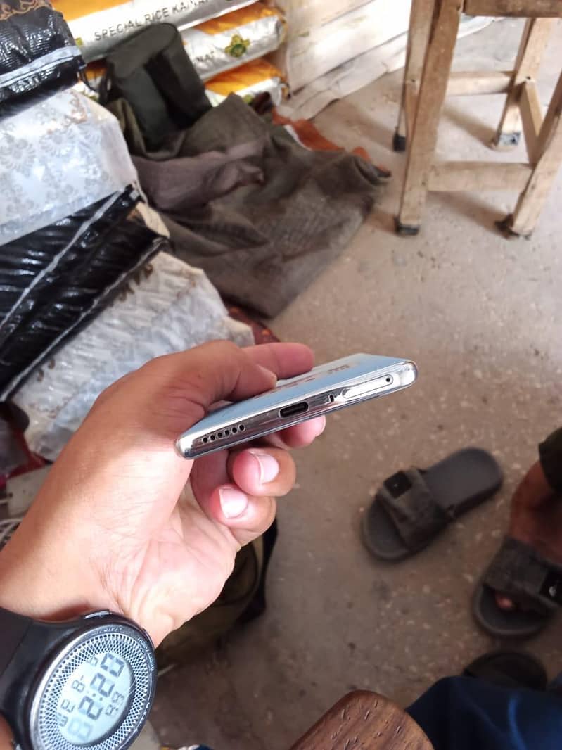 Tecno CAMON 40 Pro 4