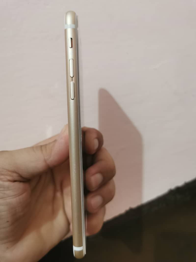 Apple iPhone 6S Plus 2