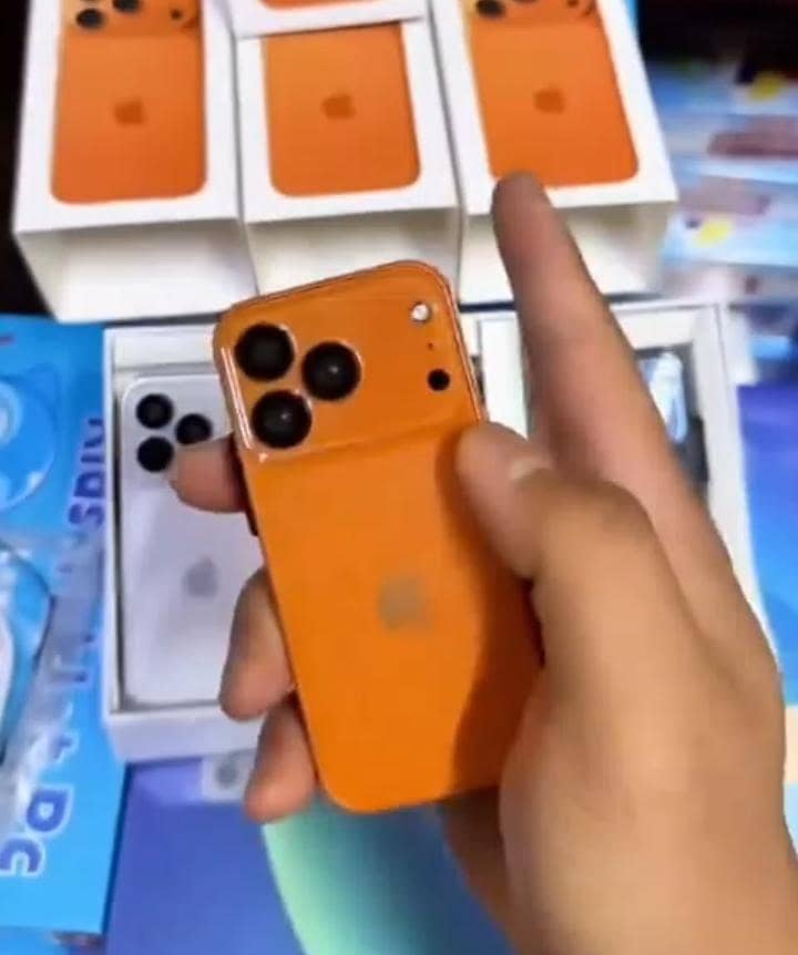 Apple iPhone 17 pro mini 3