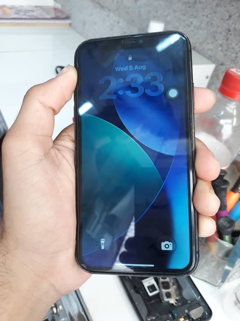Apple iPhone 11 0