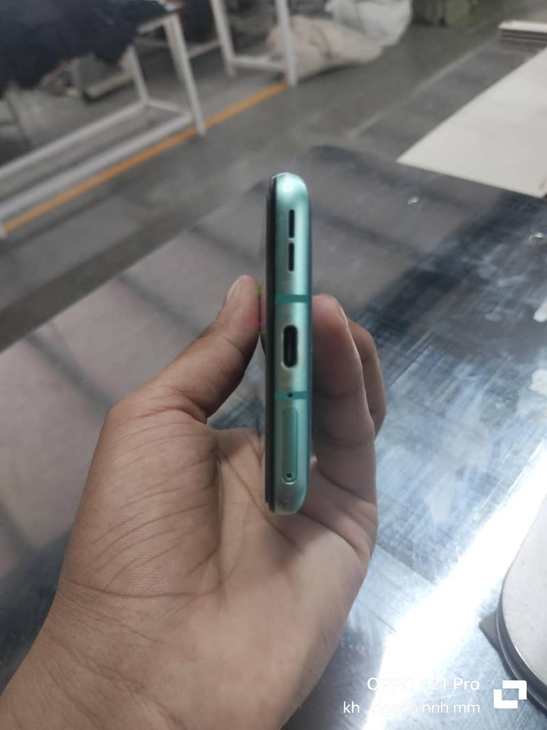 One Plus 8T 12/256 contact 03258254001 4
