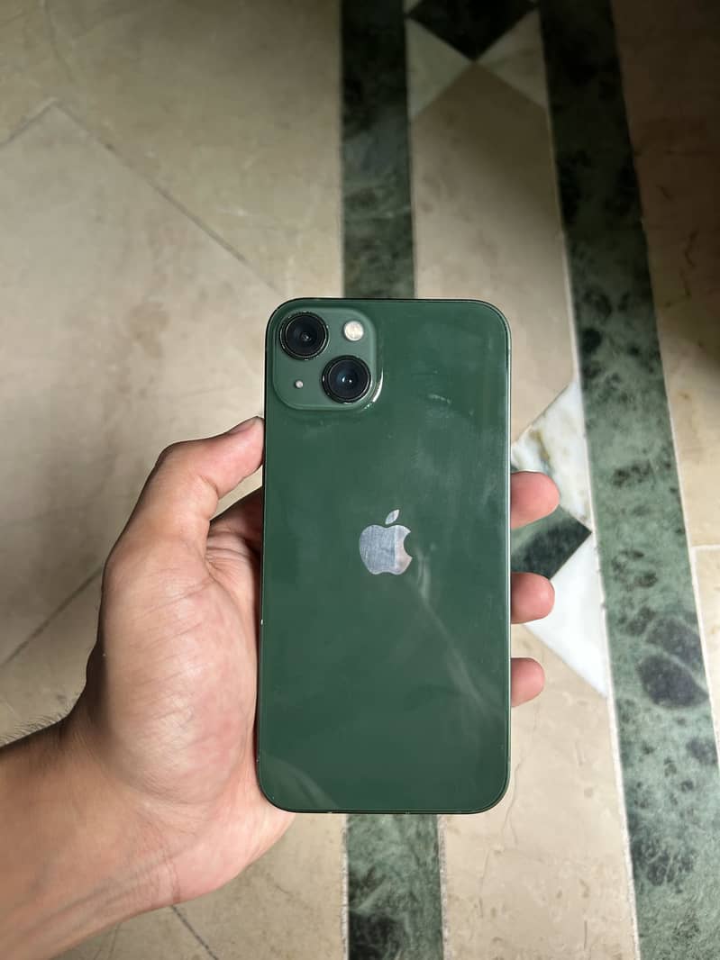 Apple iPhone 13 5