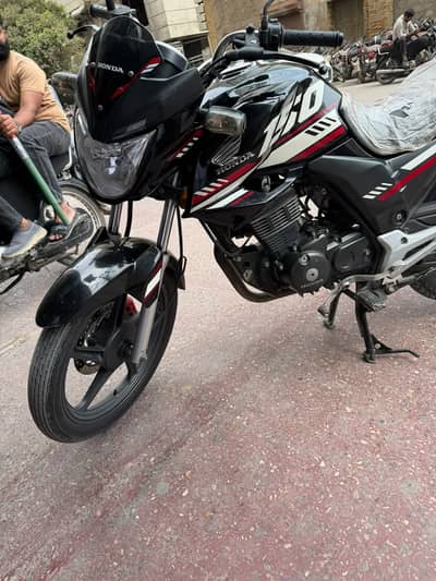 Honda CB 150F 2024