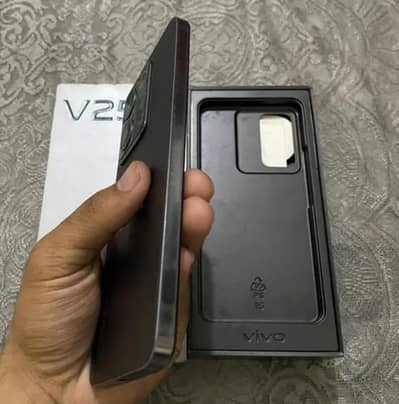 Vivo V25 Pro. 12/256